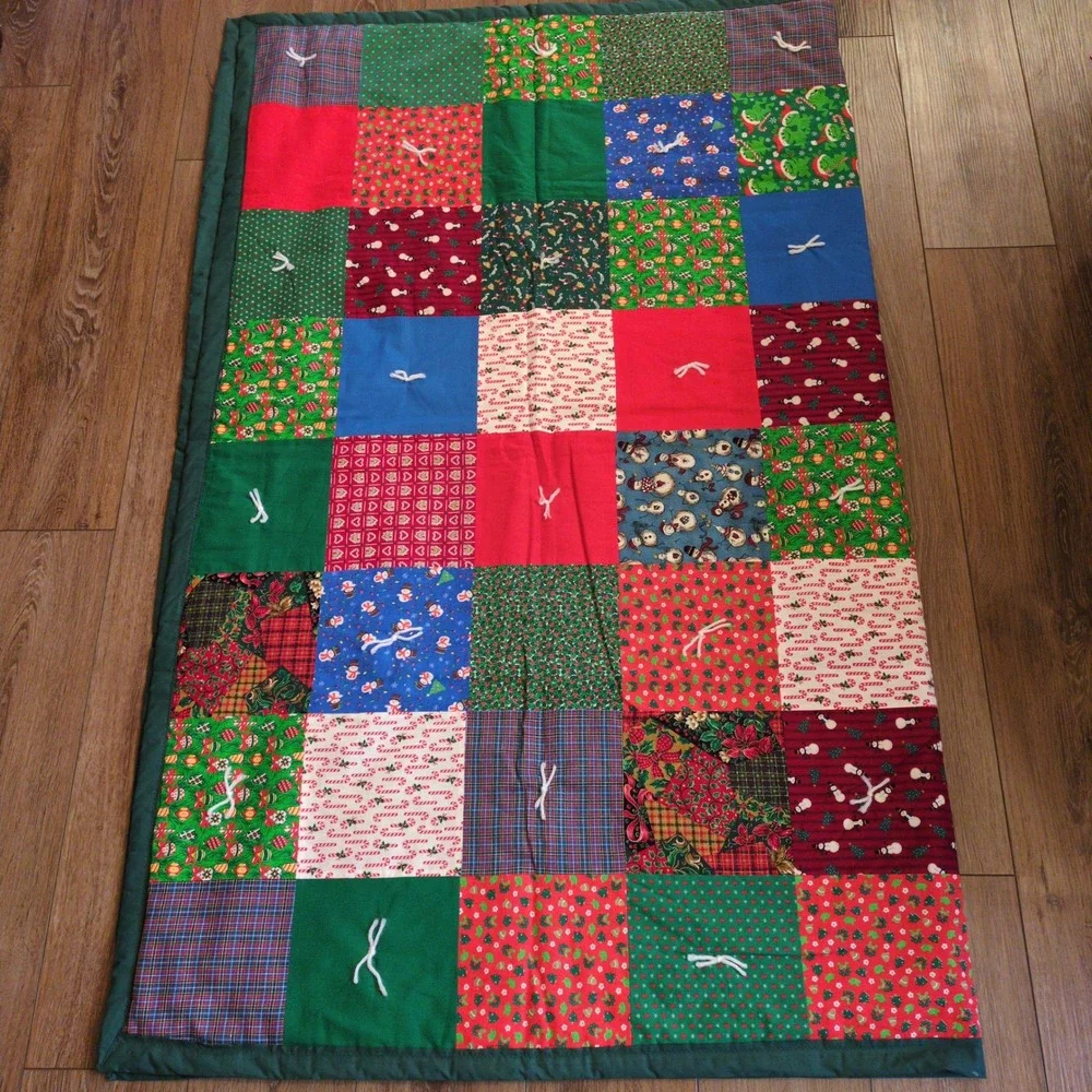 Handmade Patchwork Holiday Christmas Quilt - Twin Size Red Green Ties 60x74‎